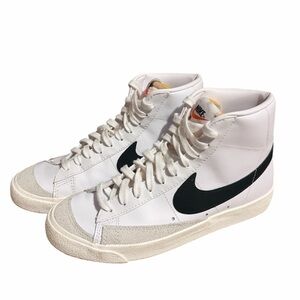 Nike White and Black High-Tops